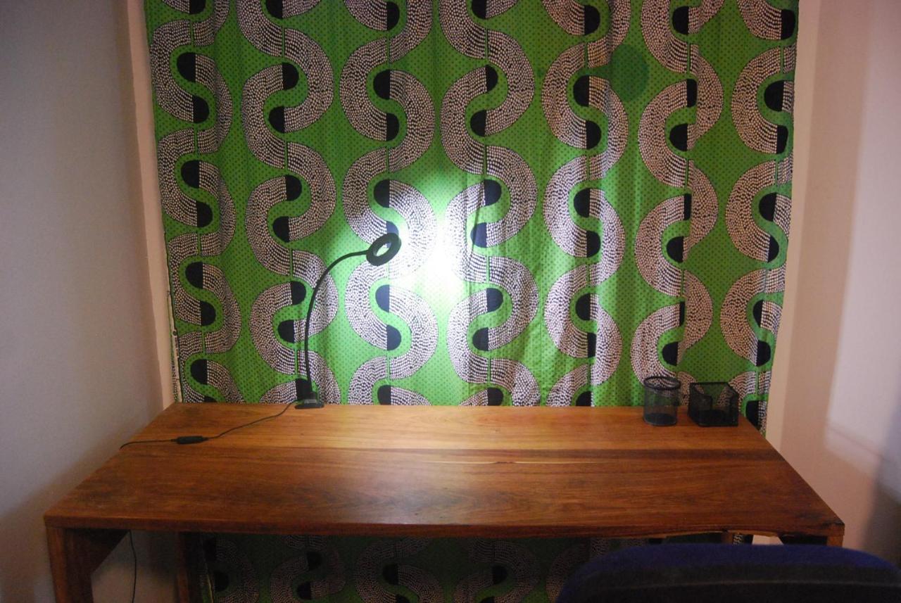 Karls Guesthouse Котону Екстериор снимка