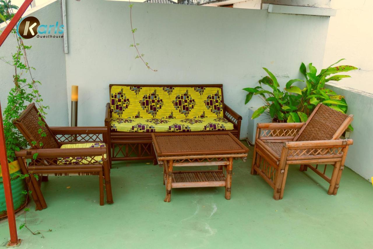 Karls Guesthouse Котону Екстериор снимка