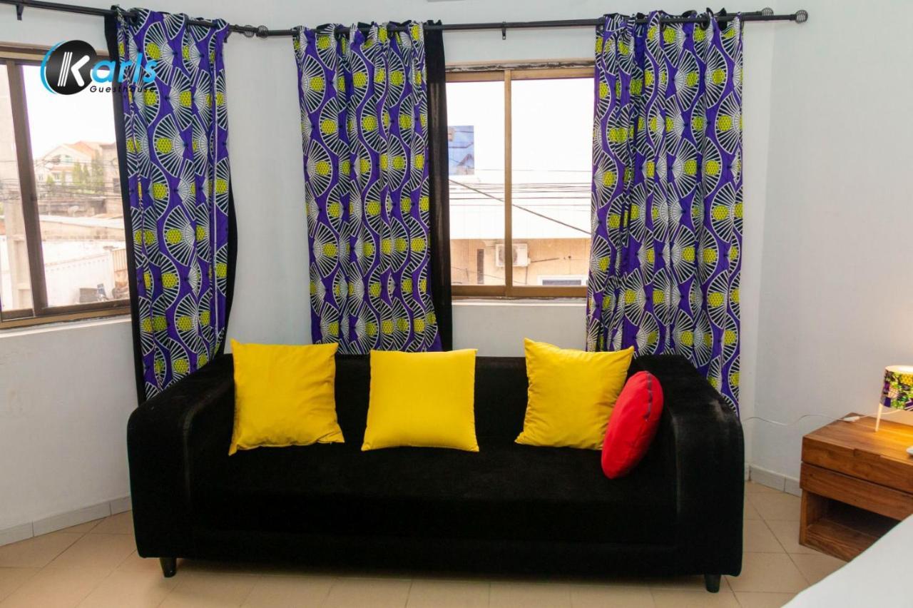 Karls Guesthouse Котону Екстериор снимка