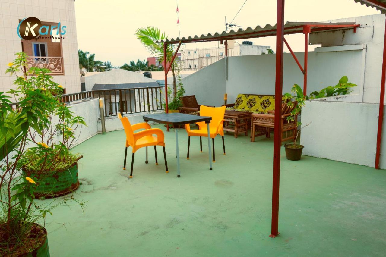 Karls Guesthouse Котону Екстериор снимка