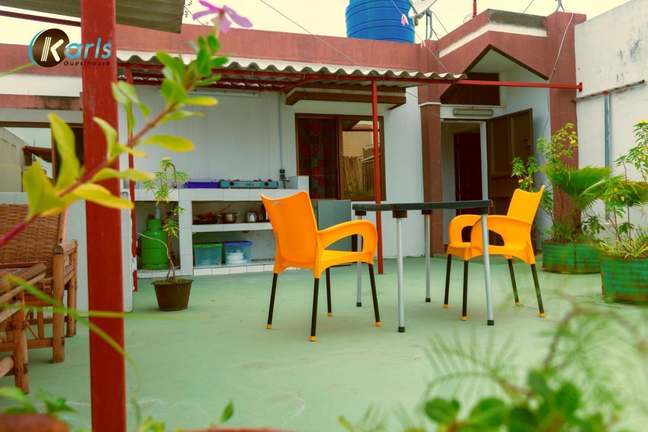 Karls Guesthouse Котону Екстериор снимка
