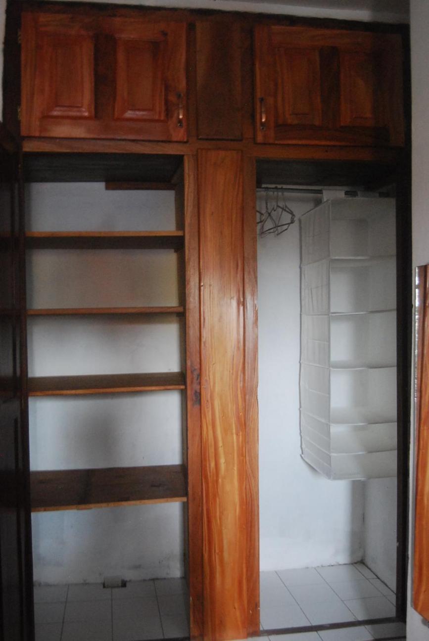 Karls Guesthouse Котону Екстериор снимка