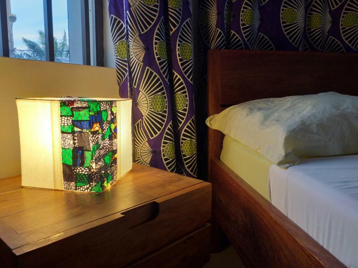 Karls Guesthouse Котону Екстериор снимка